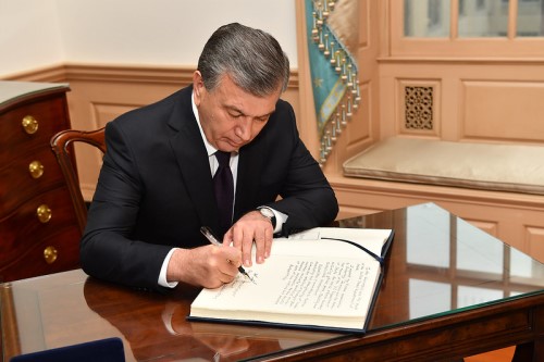 Mirziyoyev 500